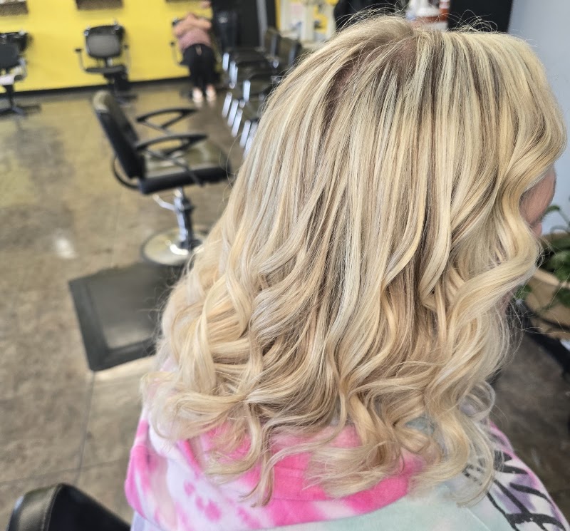 New Dimensions Salon, hair salon in Springfield, OH, photo 1 of 6