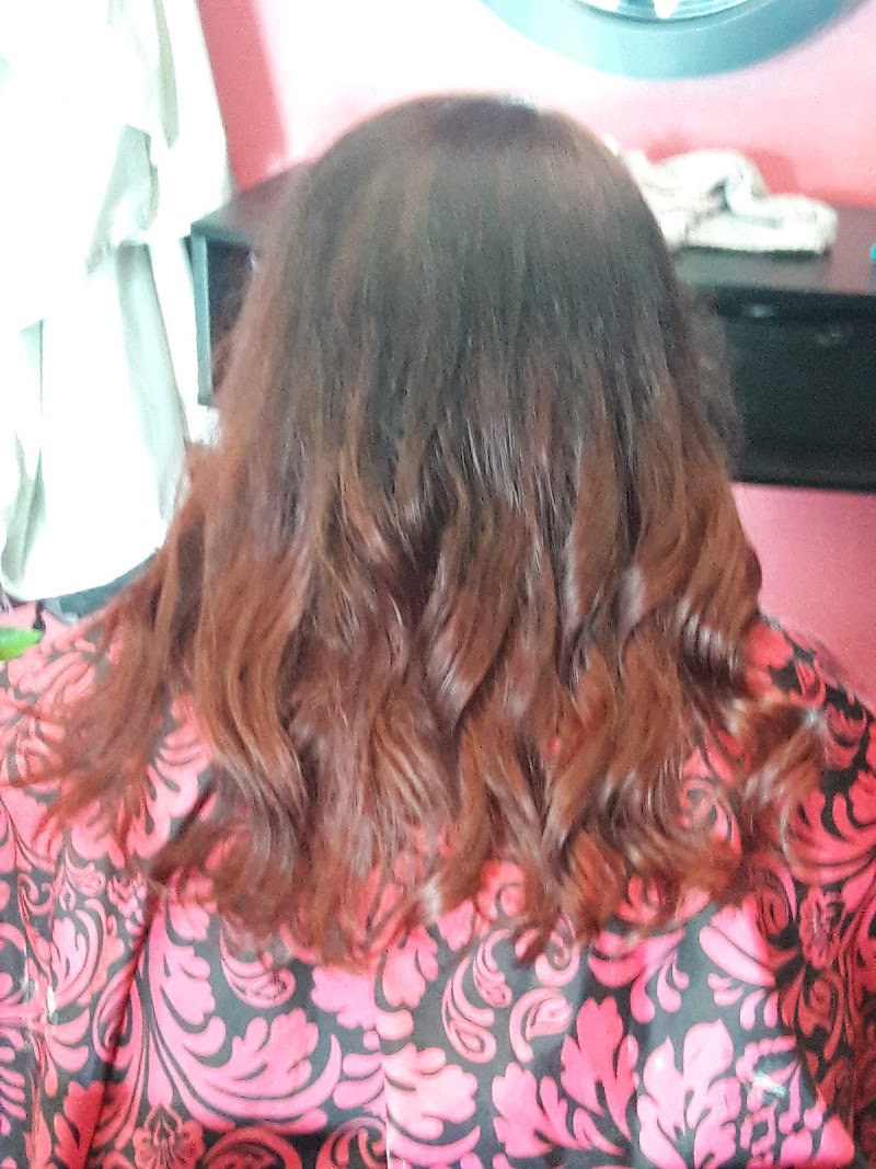 New Dimensions Salon, hair salon in Springfield, OH, photo 2 of 6